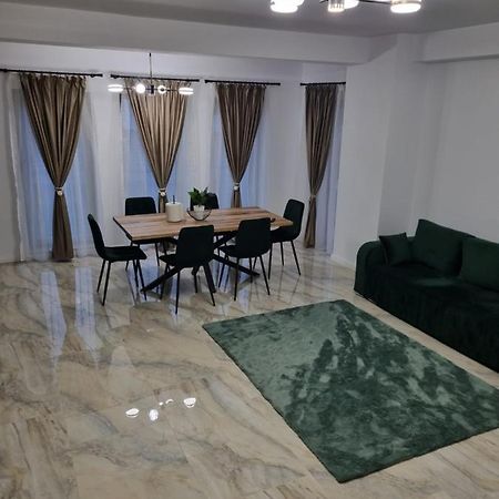 Apartament Mihai Cassas Residence Craiova Esterno foto